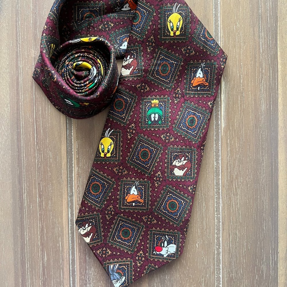 Vintage Looney Tunes Mania Maroon Neck Tie Ft. Bugs, Tweety, Marvin, Taz, Daffy